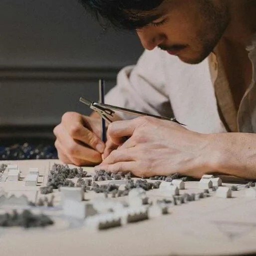 arquitectura-palencia-trabajando-maqueta